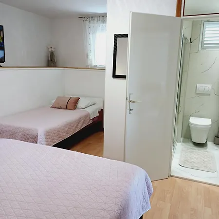 Jure Miljak Apartment Podstrana